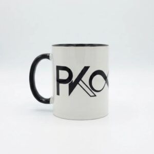 Taza blanca con fondo interior negro
